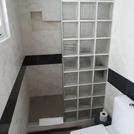 Hands House Magic Ponta Delgada