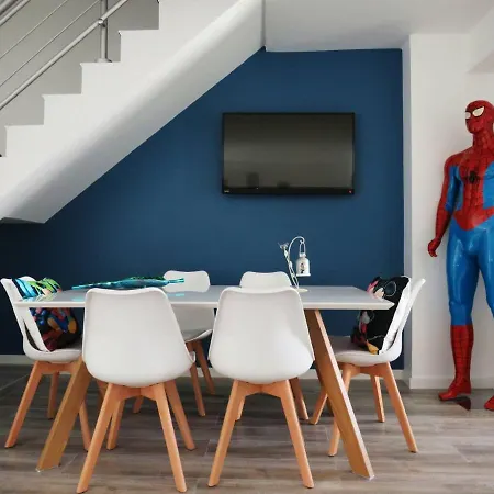 Hands House Magic Ponta Delgada