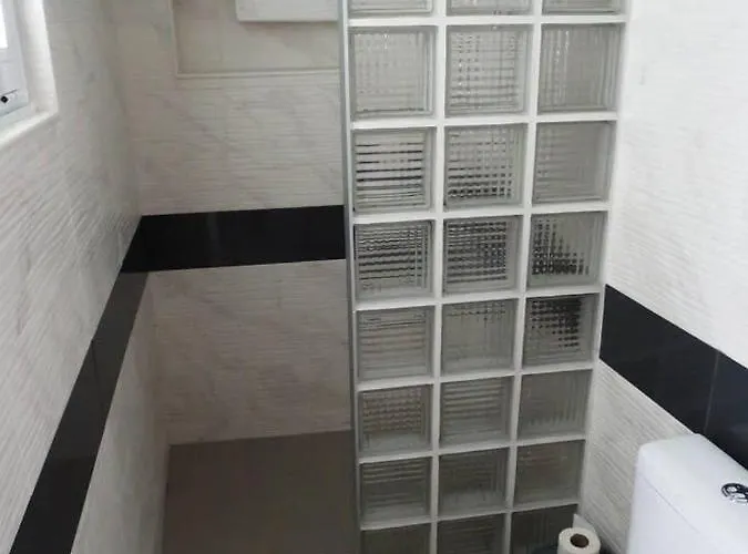 Hands House Magic Πόντα Ντελγκάντα